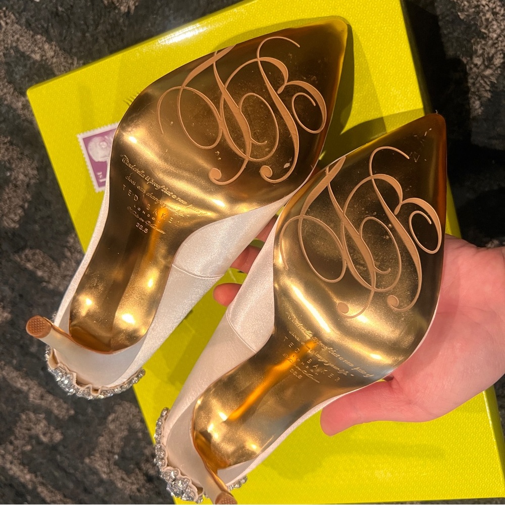 LIKE NEW TED BAKER LONDON MIEON STILETTOS IN LIGHT CREAM - WORN ONCE INDOORS! - Picture 14 of 16